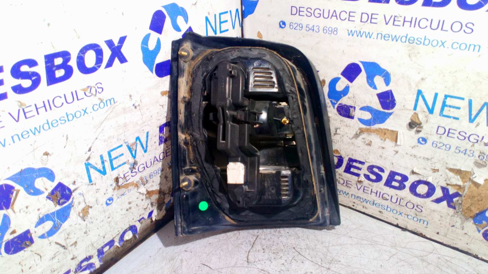 PILOTO TRASERO DERECHO NISSAN MICRA (K11) - vista 2