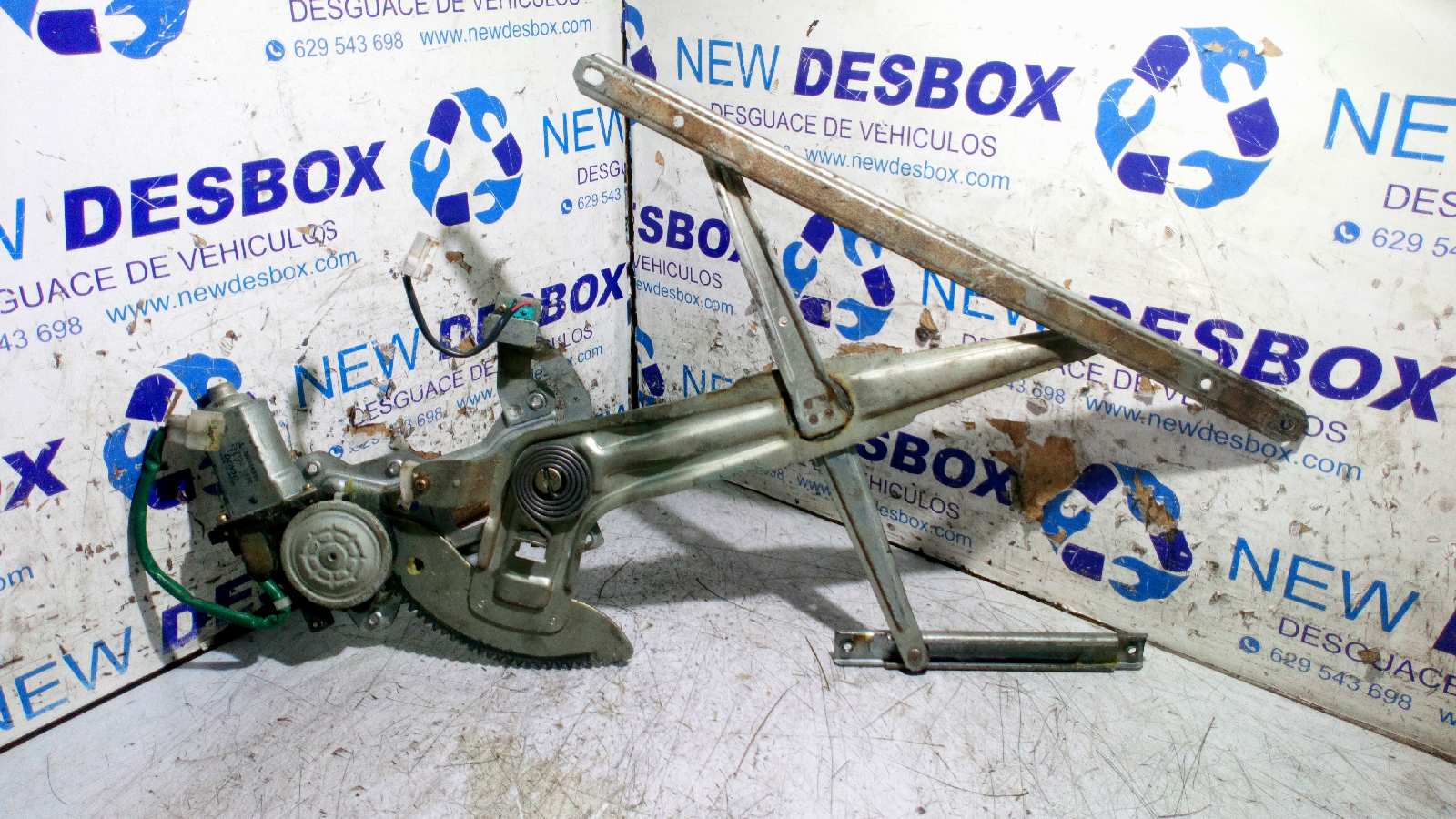 ELEVALUNAS DELANTERO DERECHO MITSUBISHI L 200 (K6/7)