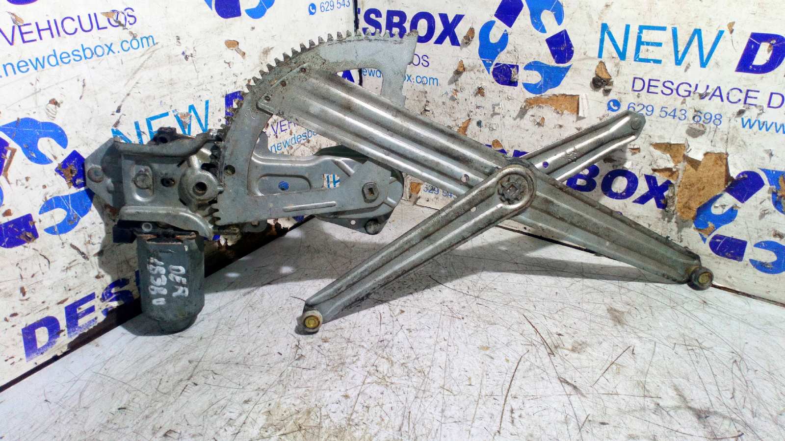 ELEVALUNAS DELANTERO DERECHO PEUGEOT 205 BERLINA