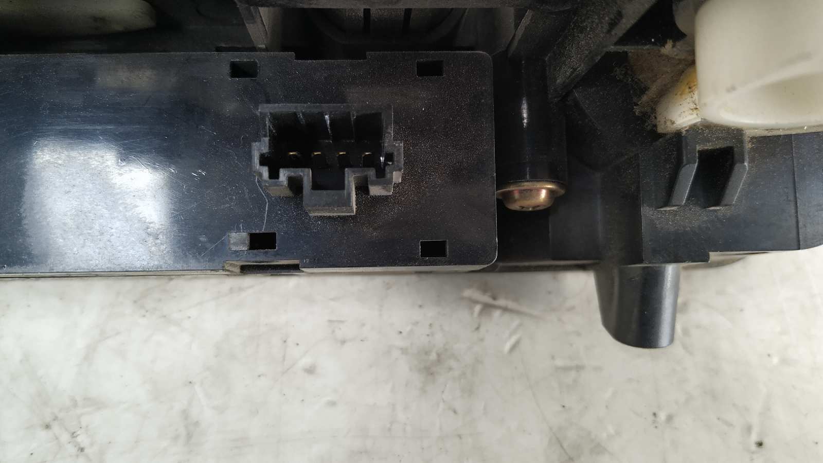 MANDO CALEFACCION / AIRE ACONDICIONADO MITSUBISHI L 200 (K34T) - vista 7