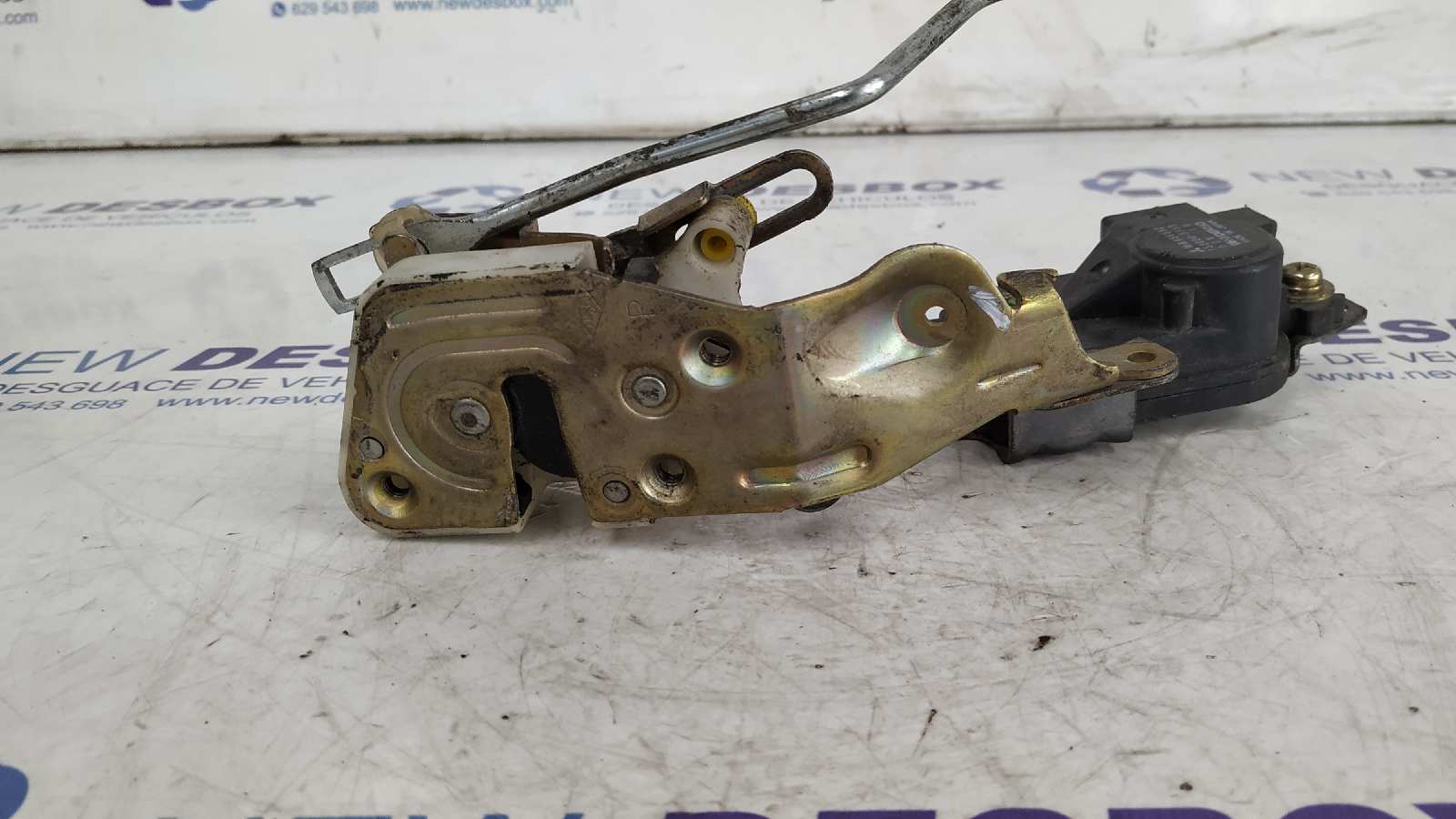 CERRADURA PUERTA DELANTERA DERECHA MITSUBISHI SPACE WAGON (N30/N40) - vista 3