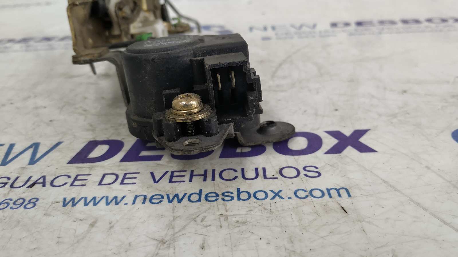 CERRADURA PUERTA DELANTERA DERECHA MITSUBISHI SPACE WAGON (N30/N40) - vista 2