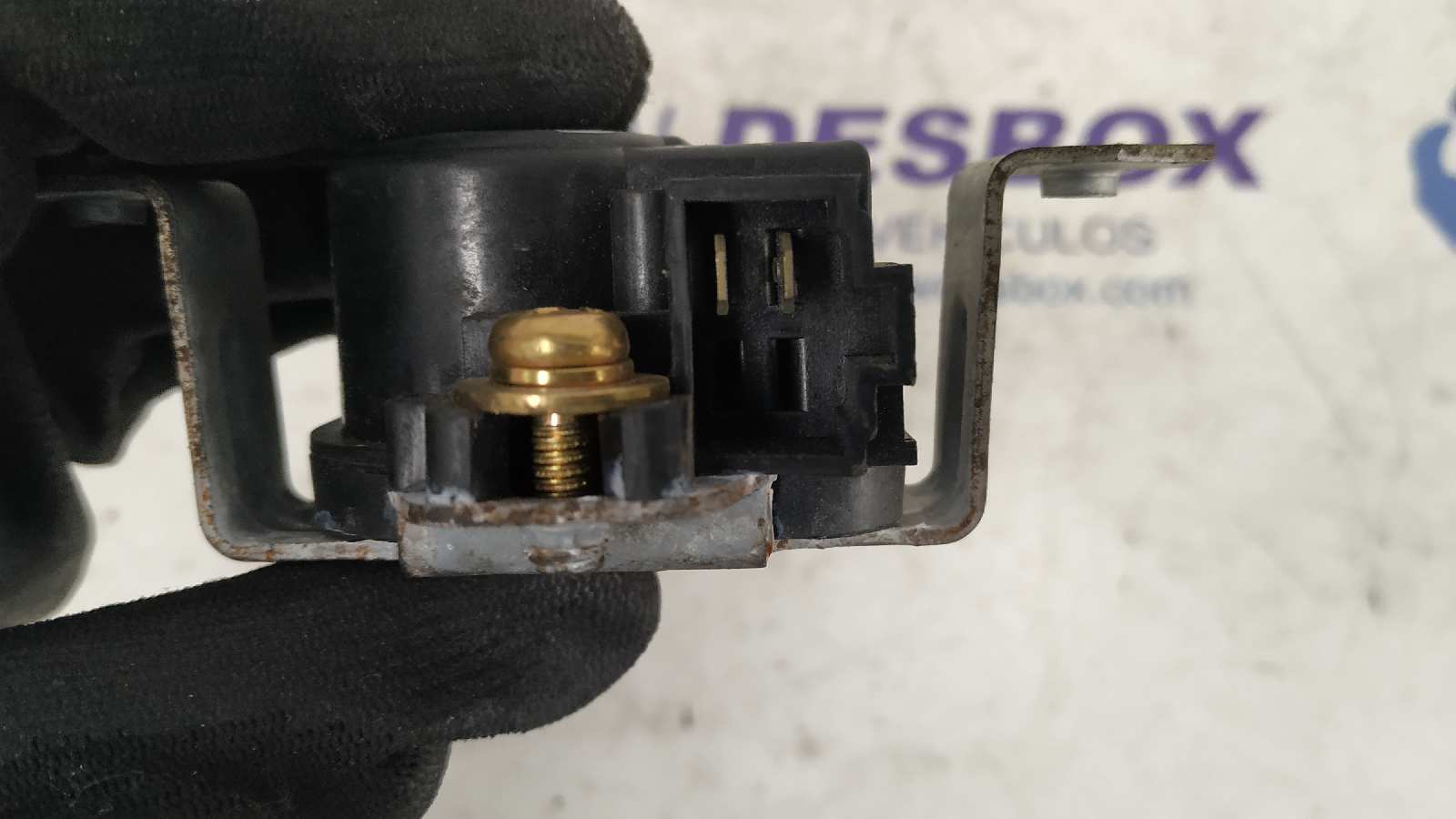 CERRADURA PUERTA TRASERA IZQUIERDA MITSUBISHI SPACE WAGON (N30/N40) - vista 2