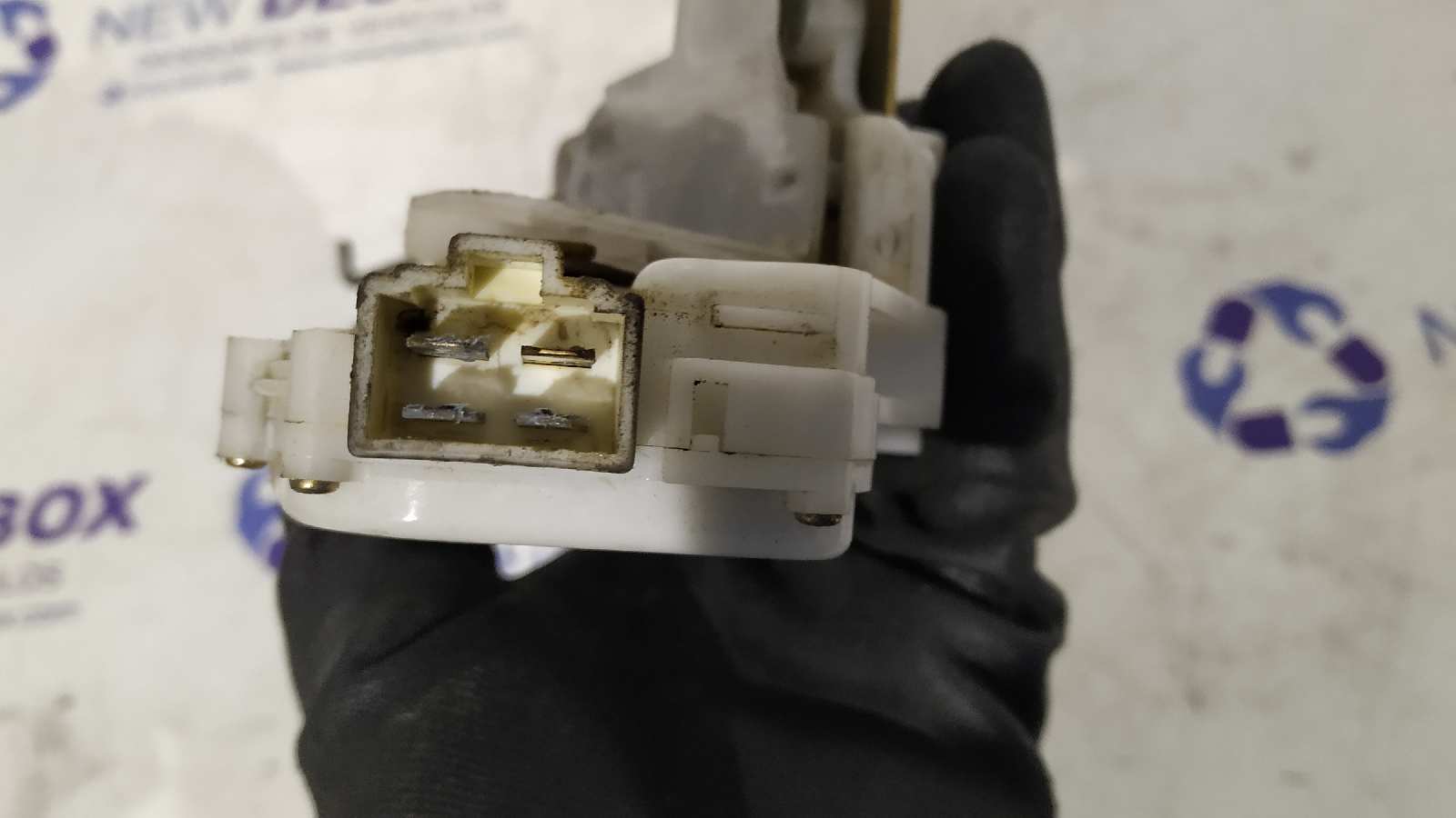 CERRADURA PUERTA DELANTERA IZQUIERDA MITSUBISHI L 200 (K34T) - vista 2