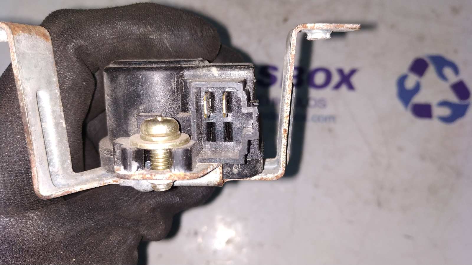 CERRADURA PUERTA TRASERA DERECHA MITSUBISHI MONTERO (V20/V40) - vista 6