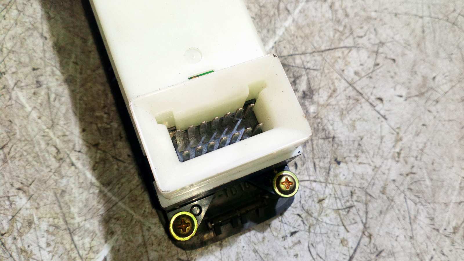 MANDO ELEVALUNAS DELANTERO IZQUIERDO MITSUBISHI MONTERO PININ (H60/H70) - vista 4