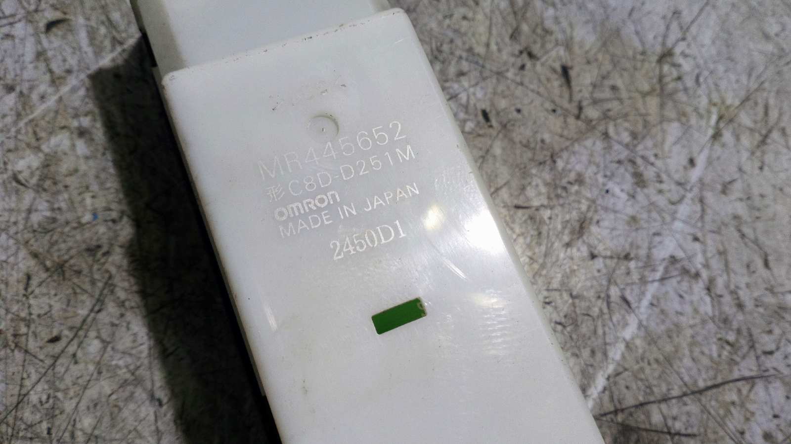 MANDO ELEVALUNAS DELANTERO IZQUIERDO MITSUBISHI MONTERO PININ (H60/H70) - vista 2