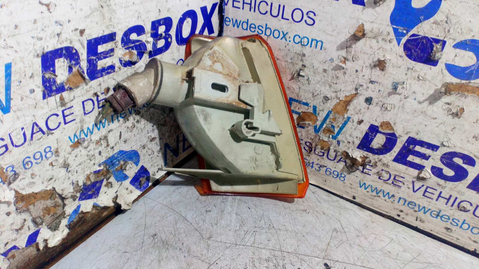 PILOTO DELANTERO IZQUIERDO PEUGEOT 205 BERLINA - vista 2