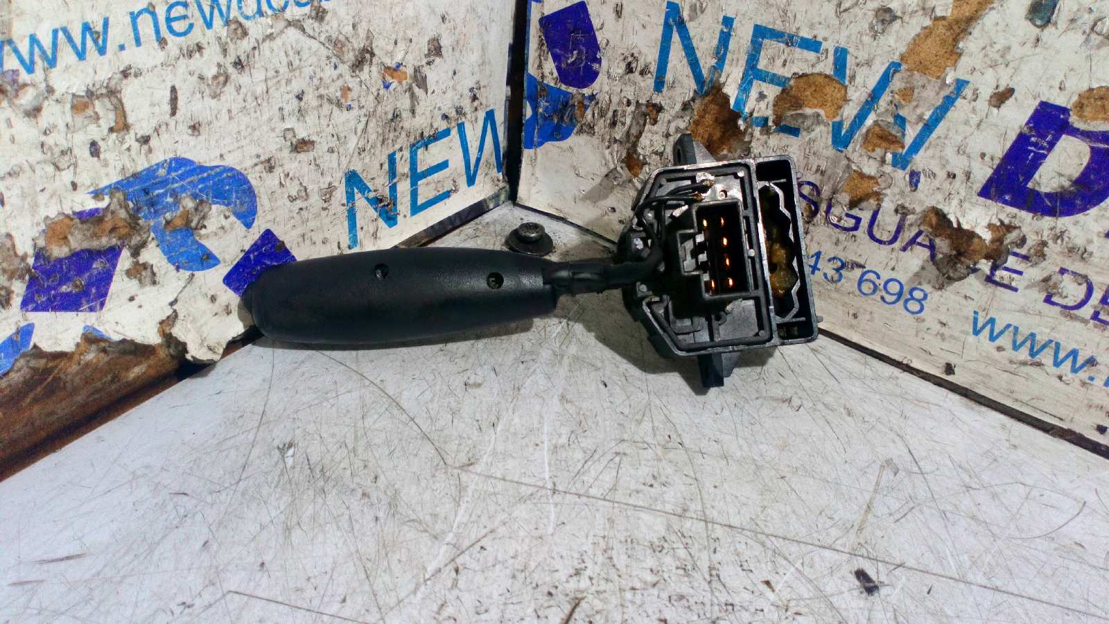 MANDO LIMPIA NISSAN CABSTAR - vista 3