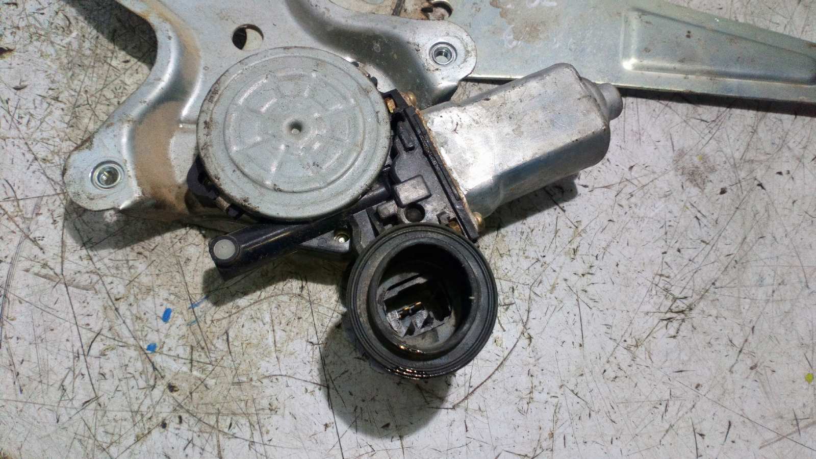 ELEVALUNAS TRASERO DERECHO TOYOTA RAV 4 (A2) - vista 4