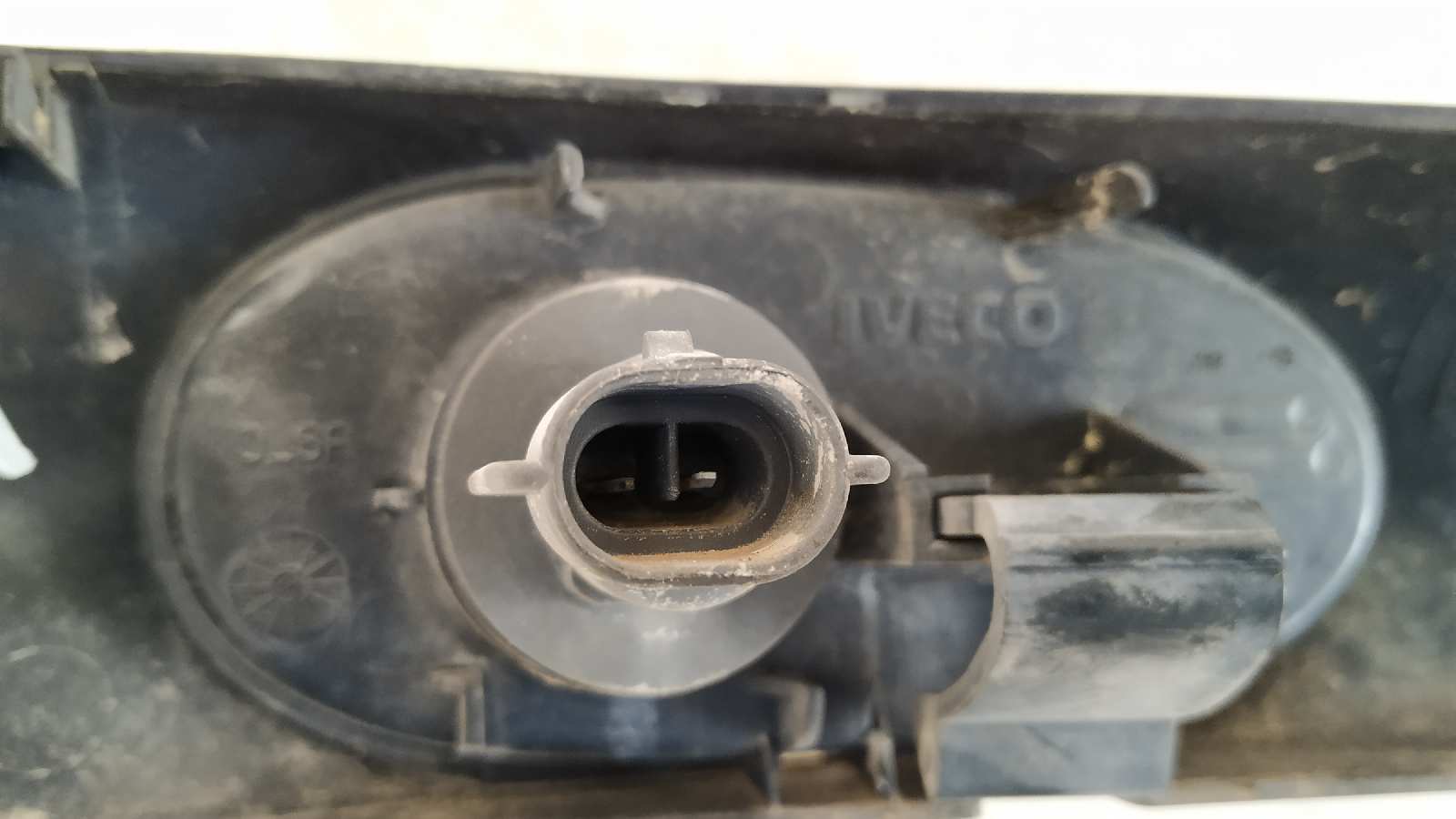 PILOTO LATERAL IZQUIERDO IVECO DAILY CAJA ABIERTA / VOLQUETE - vista 2