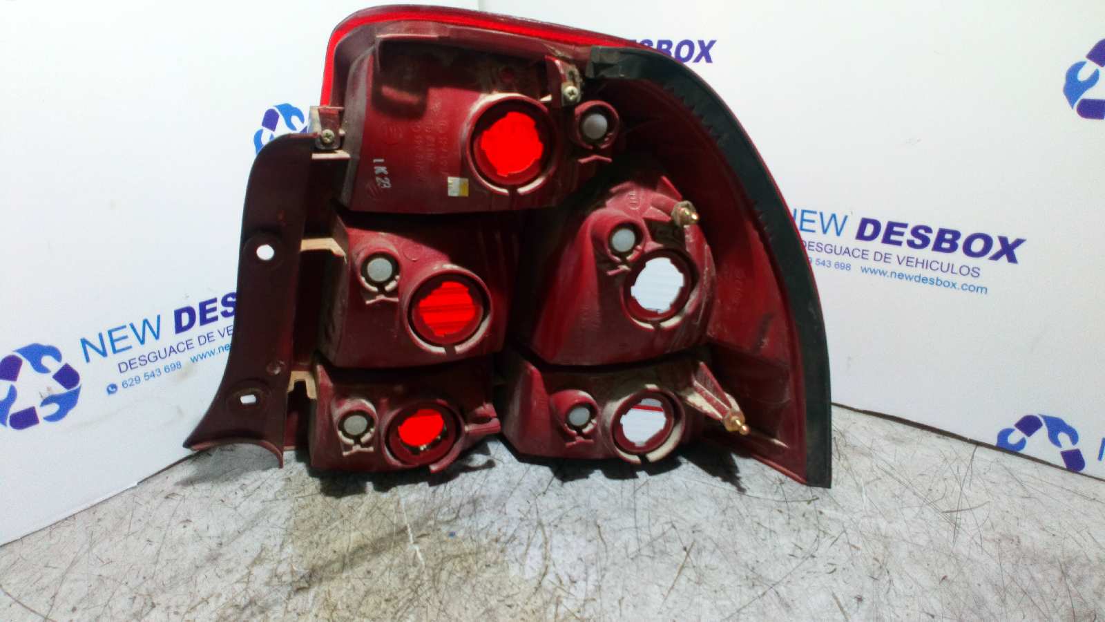 PILOTO TRASERO IZQUIERDO KIA SHUMA II - vista 2