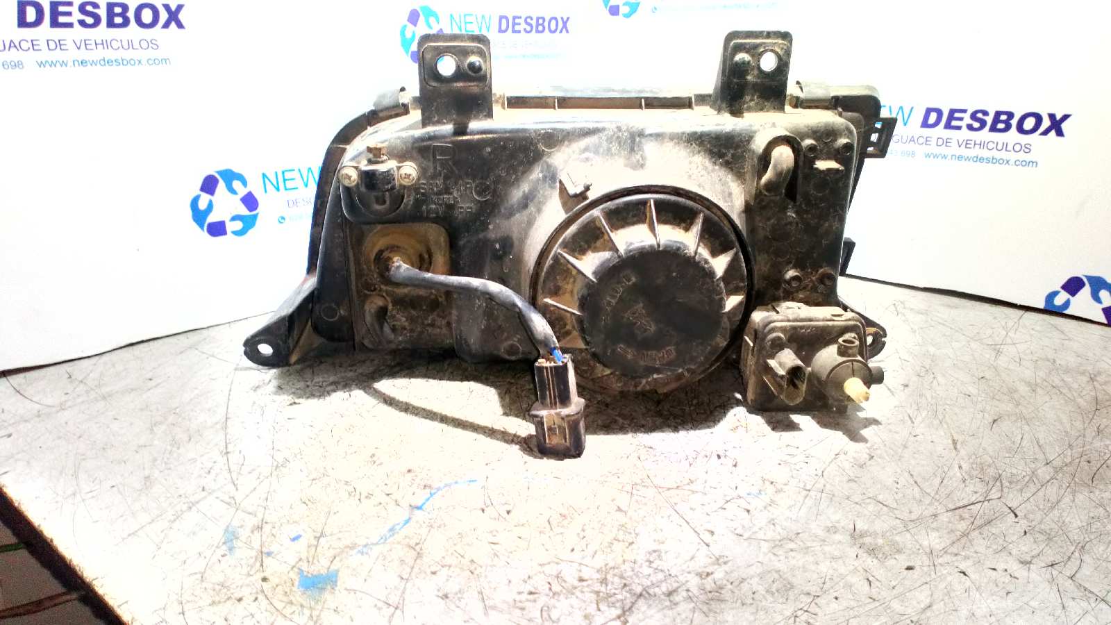 FARO DERECHO KIA SPORTAGE 2.0 - vista 3