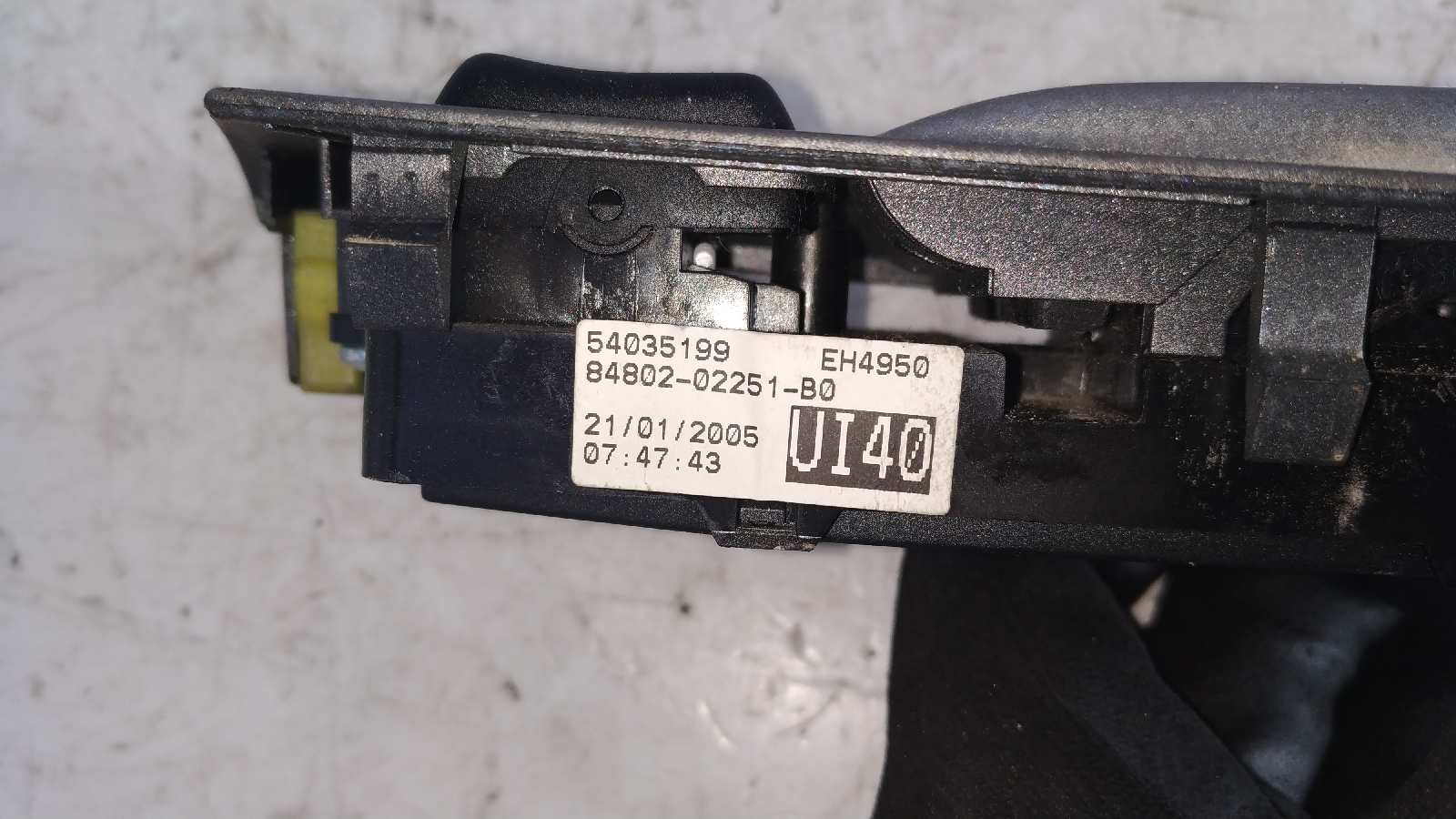 MANDO ELEVALUNAS DELANTERO IZQUIERDO TOYOTA COROLLA (E12) - vista 4