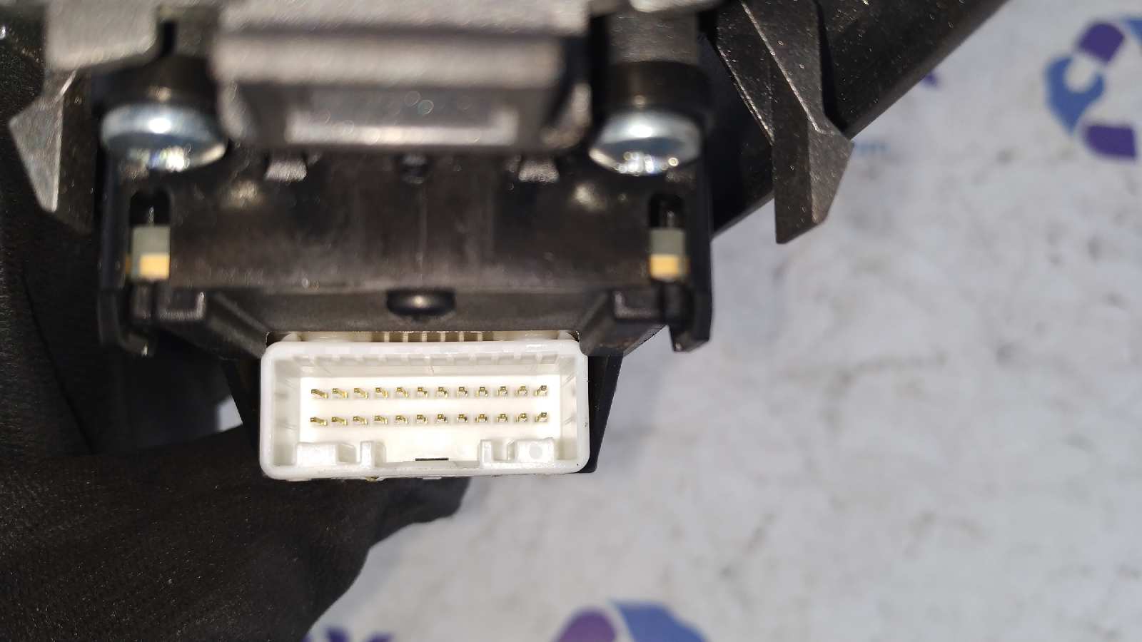 MANDO ELEVALUNAS DELANTERO IZQUIERDO TOYOTA COROLLA (E12) - vista 3