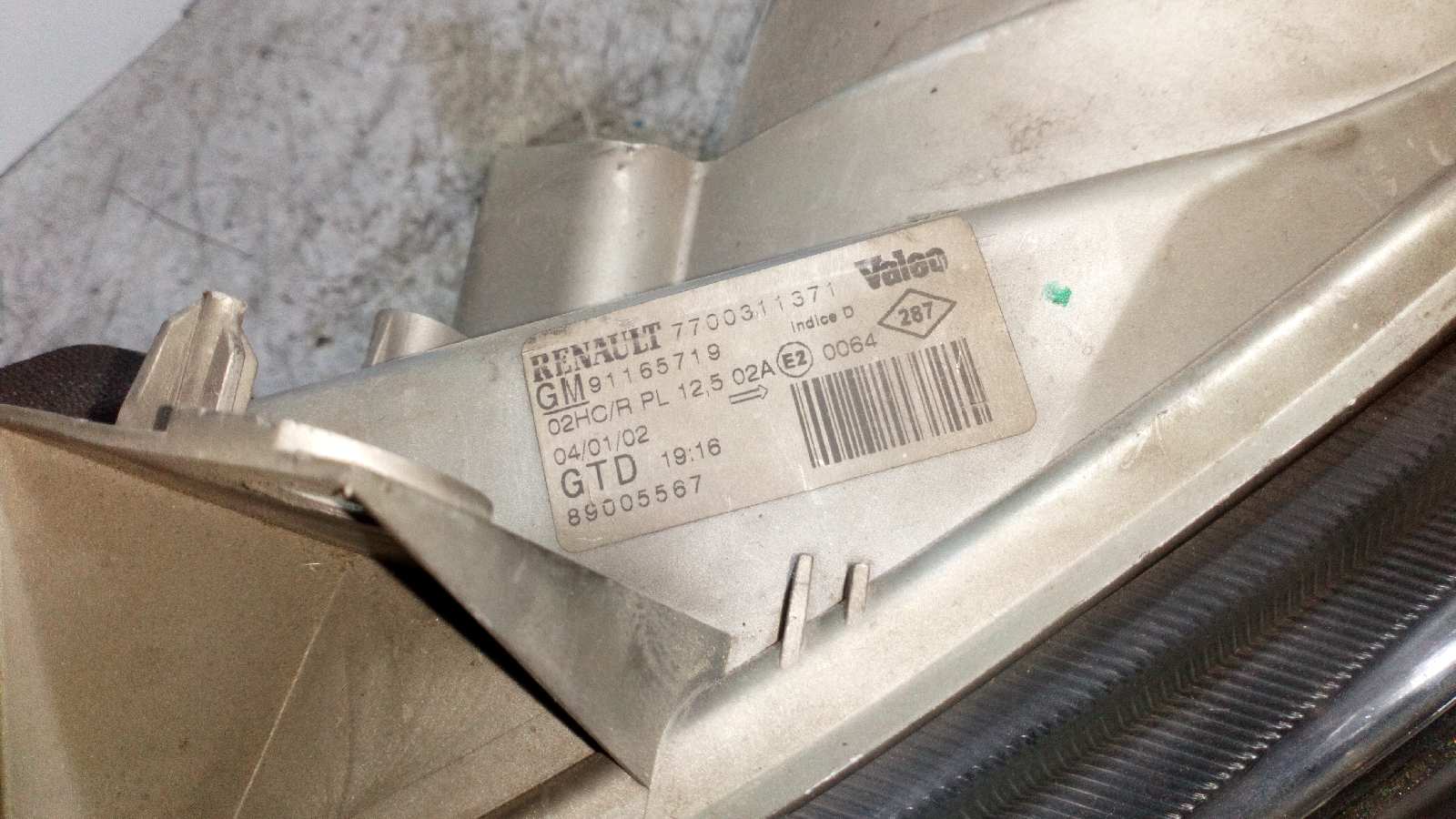 FARO IZQUIERDO RENAULT TRAFIC CAJA CERRADA (AB 4.01) - vista 3