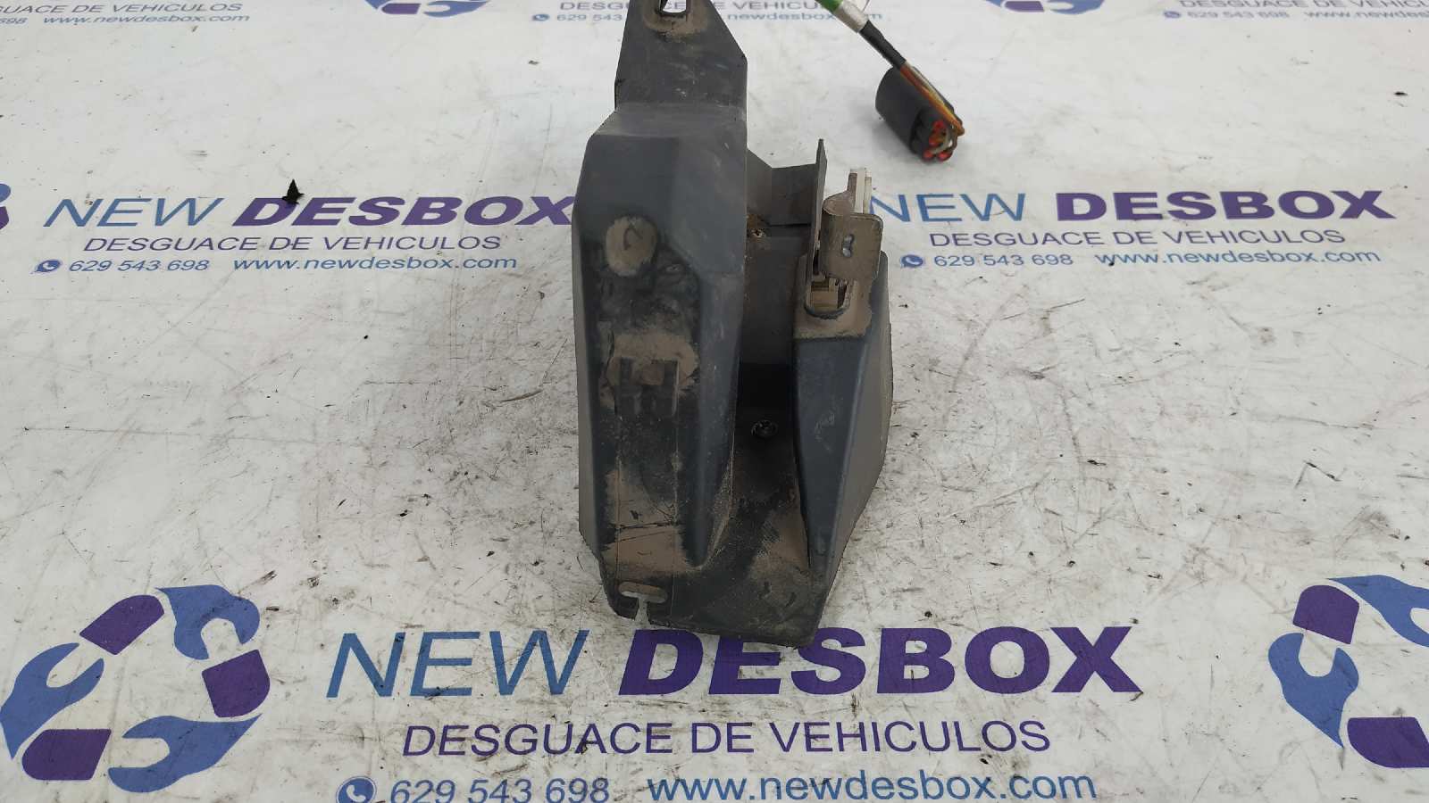 CERRADURA PUERTA DELANTERA DERECHA FORD ESCORT BERL./TURNIER - vista 3