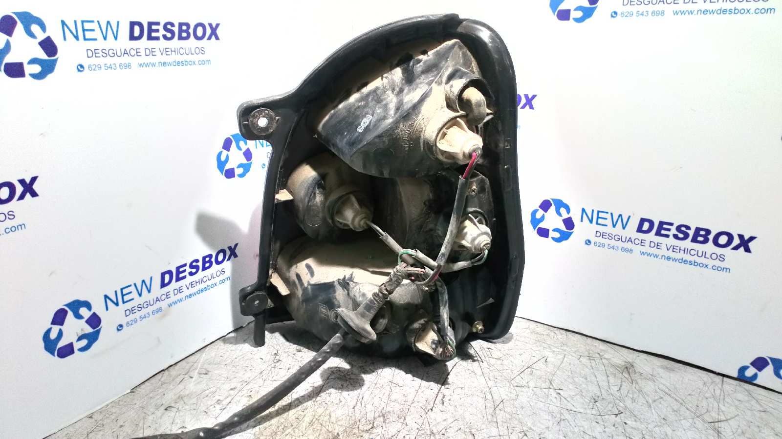 PILOTO TRASERO IZQUIERDO KIA CARNIVAL 2.9 - vista 4