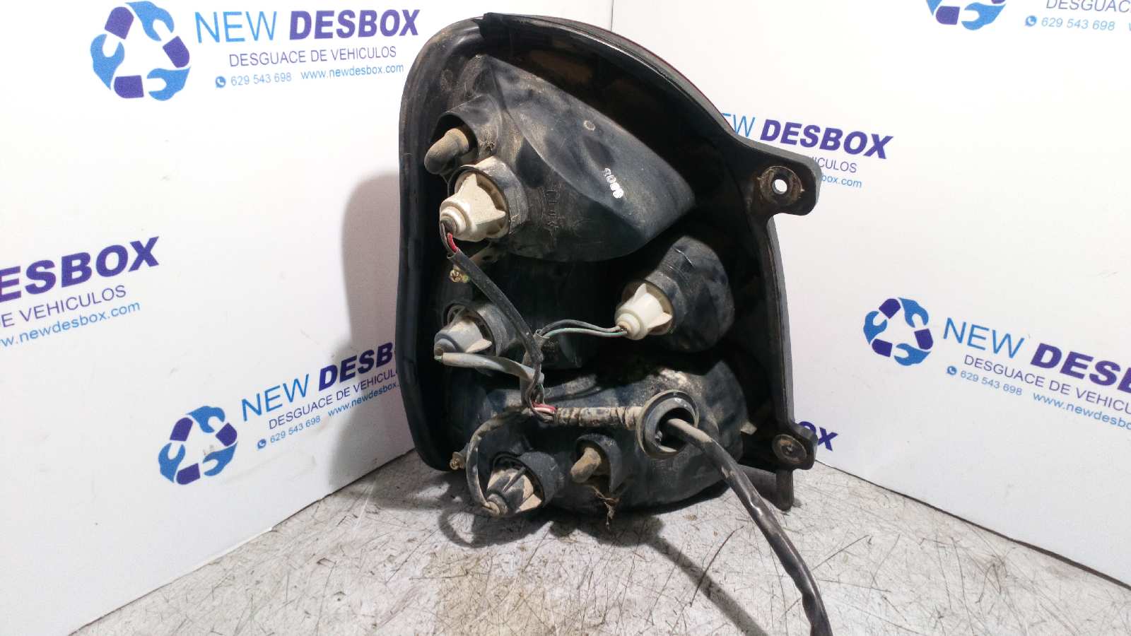 PILOTO TRASERO DERECHO KIA CARNIVAL 2.9 - vista 3