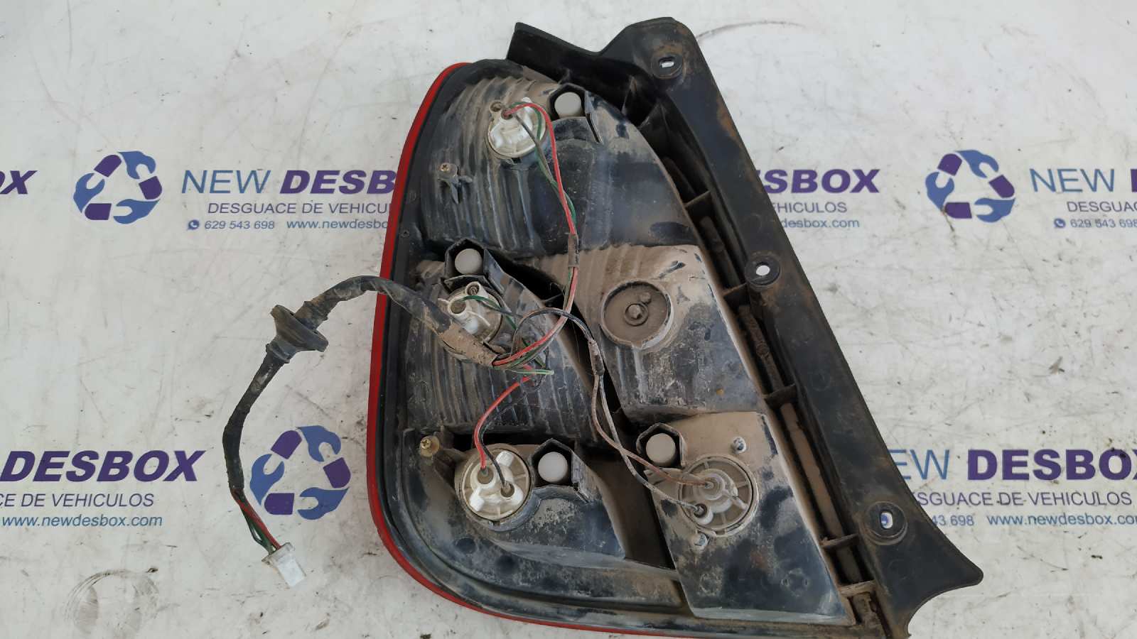 PILOTO TRASERO DERECHO KIA CARENS - vista 2