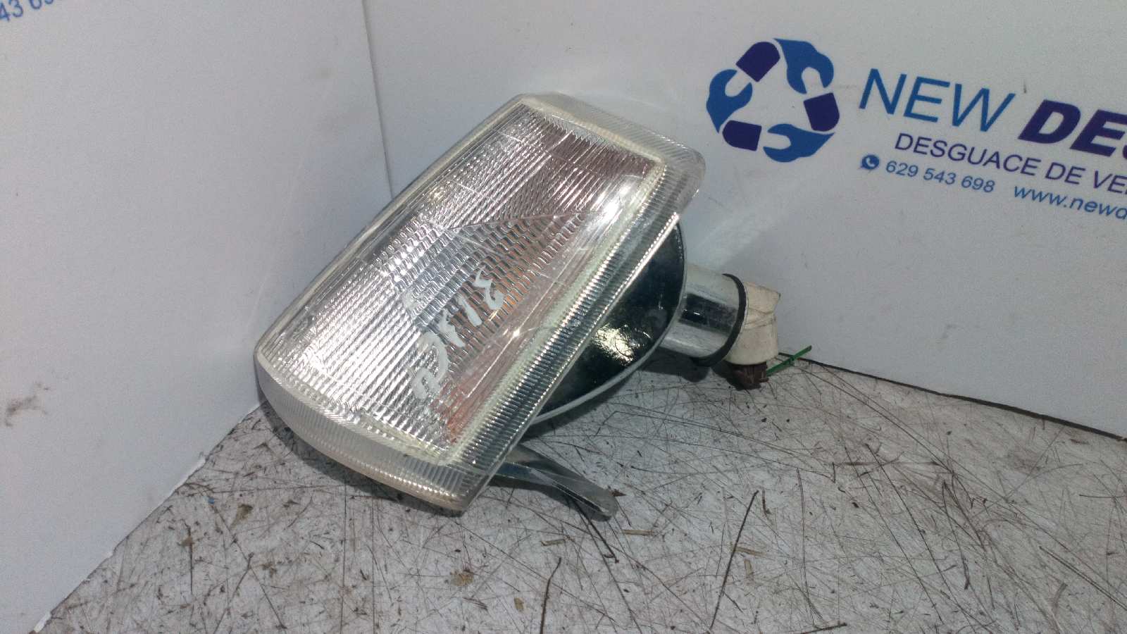 PILOTO DELANTERO IZQUIERDO PEUGEOT 205 BERLINA