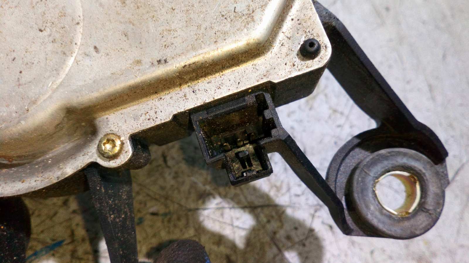 MOTOR LIMPIA TRASERO FORD FUSION (CBK) - vista 4