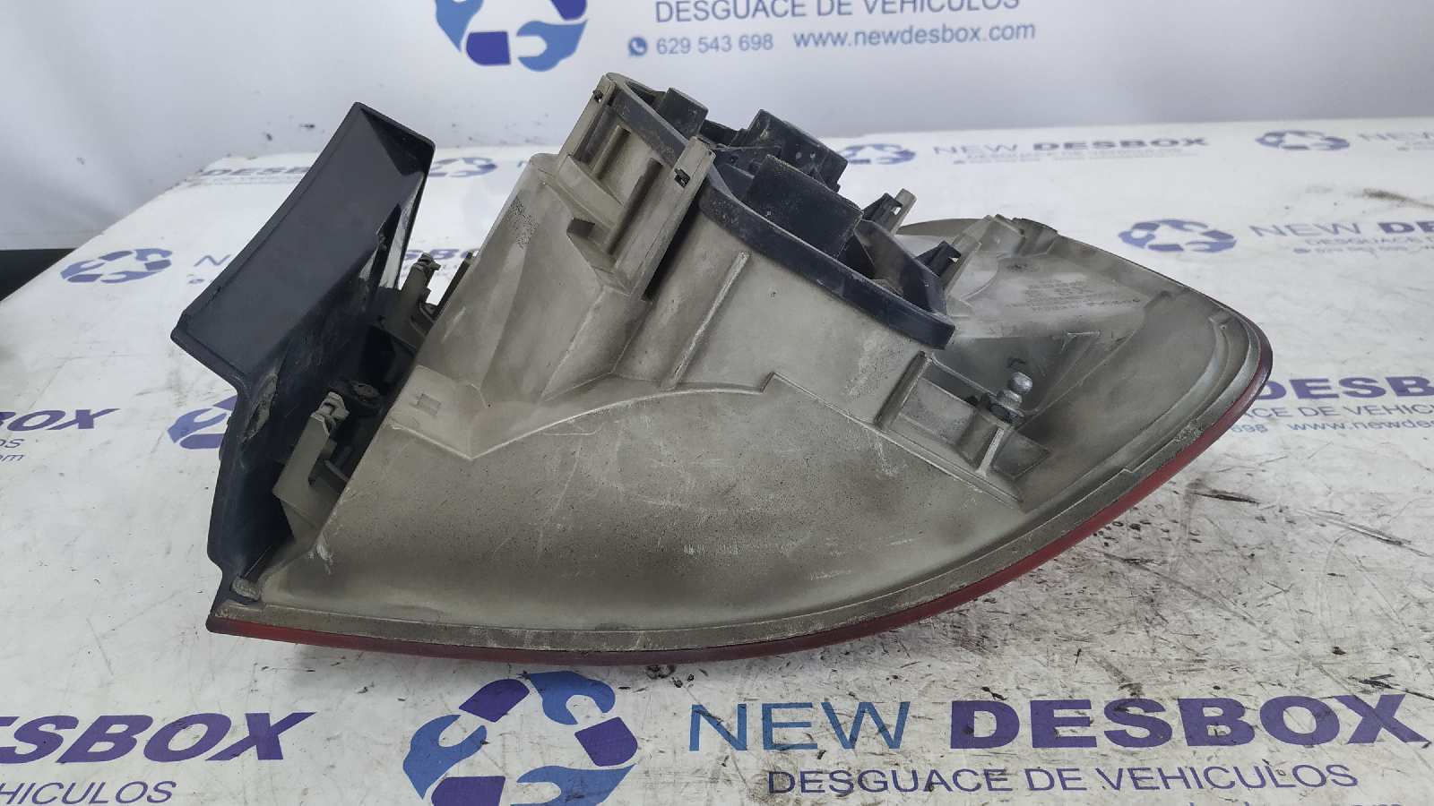 PILOTO TRASERO IZQUIERDO VOLKSWAGEN TOUAREG (7LA) - vista 6