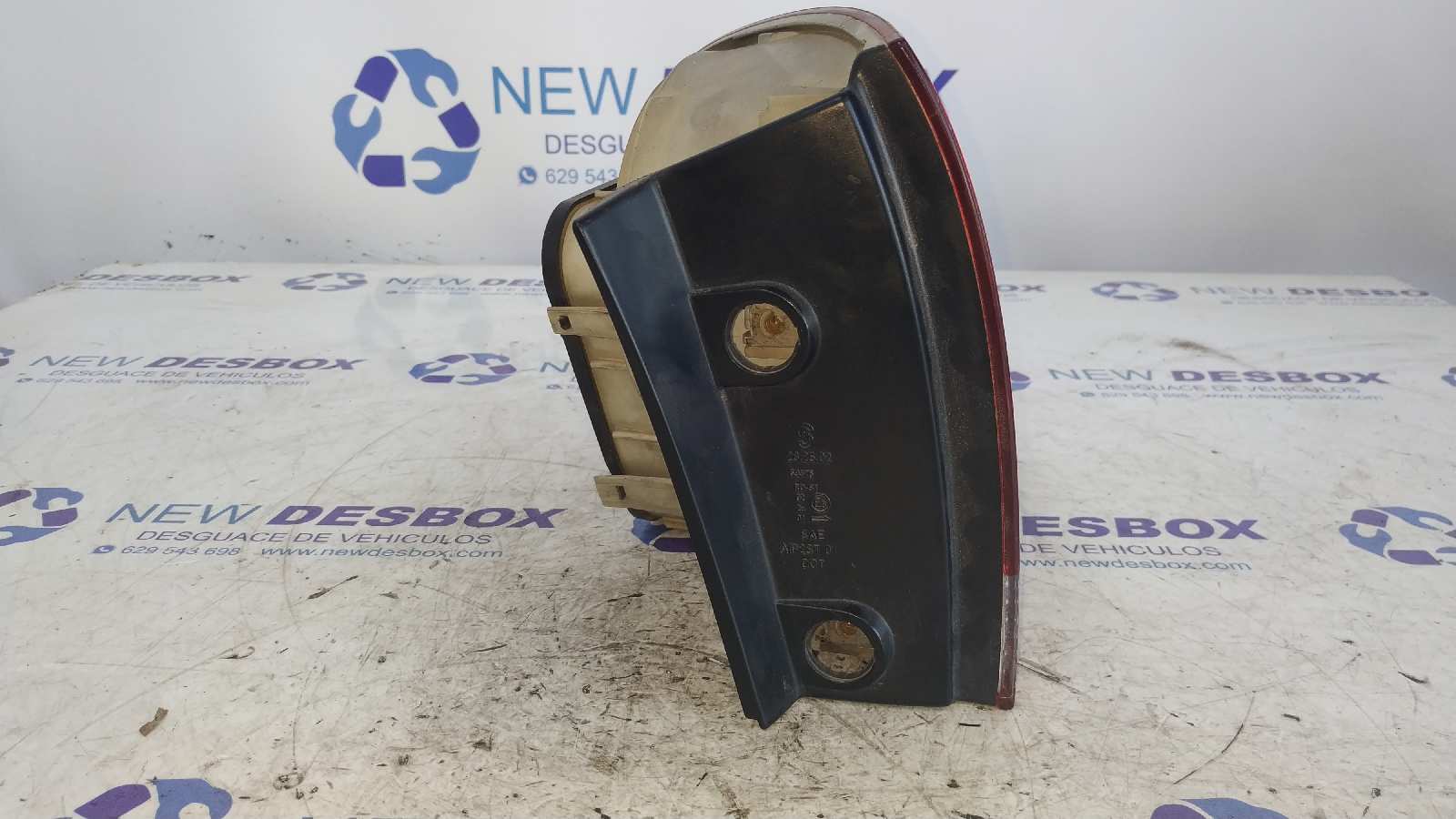 PILOTO TRASERO DERECHO VOLKSWAGEN TOUAREG (7LA) - vista 2