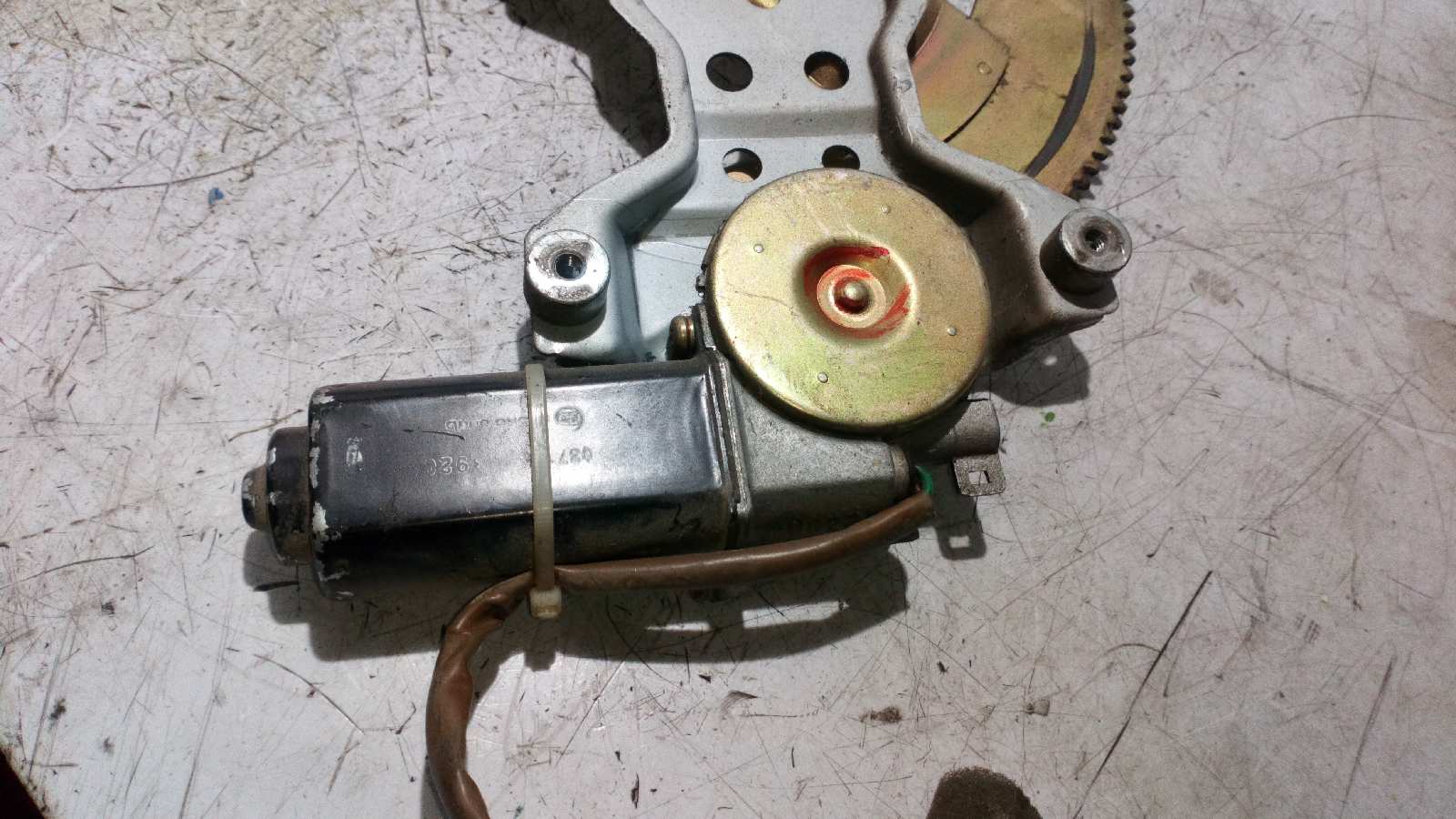 ELEVALUNAS DELANTERO DERECHO KIA CARNIVAL - vista 3