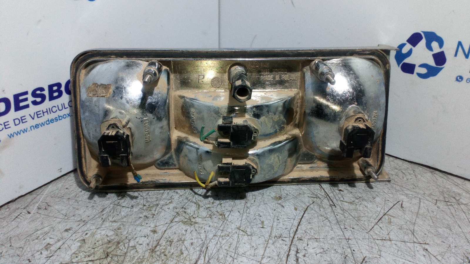 PILOTO TRASERO DERECHO LADA NIVA ( 2121 / 21213 / 21214 / 21215 ) - vista 3