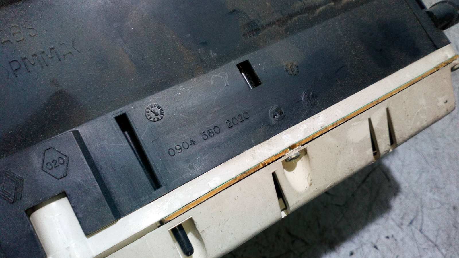 CUADRO INSTRUMENTOS RENAULT TRAFIC (DESDE 5.89) - vista 2