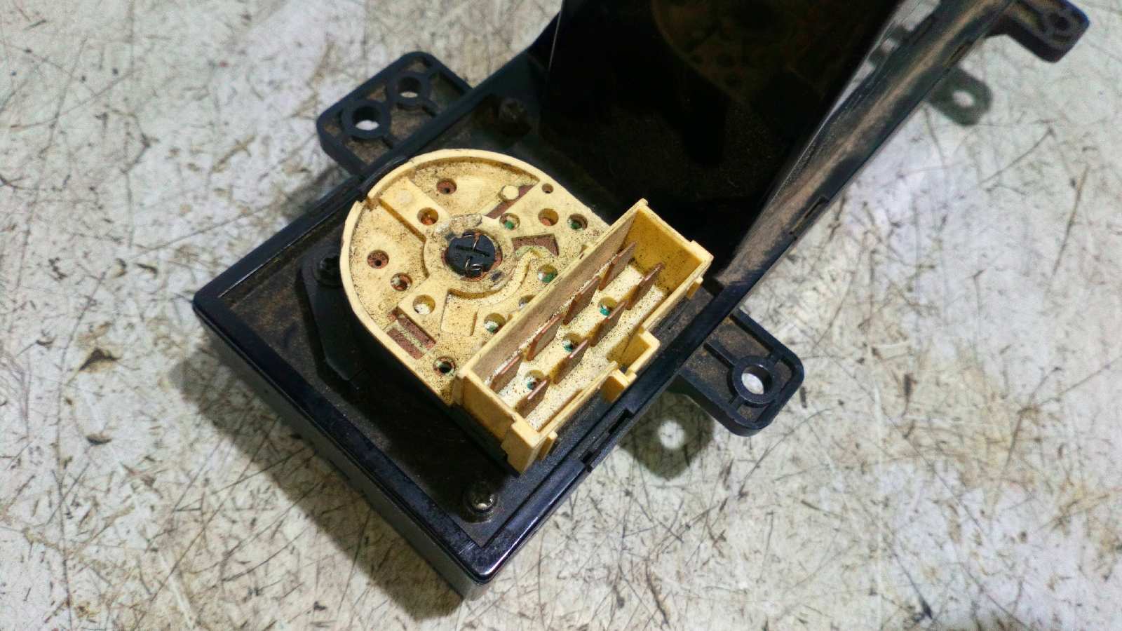 MANDO CALEFACCION / AIRE ACONDICIONADO KIA CARNIVAL II - vista 5