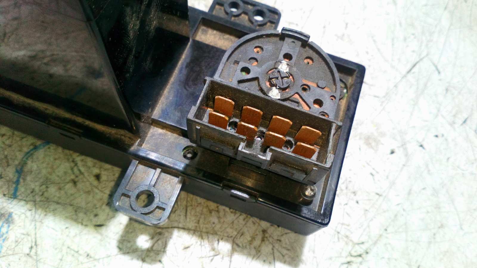 MANDO CALEFACCION / AIRE ACONDICIONADO KIA CARNIVAL II - vista 4