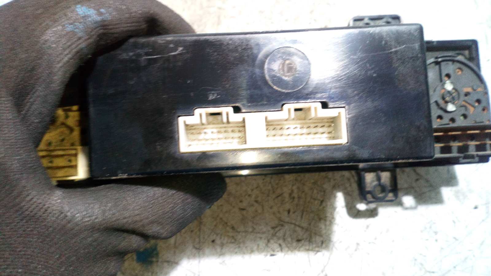 MANDO CALEFACCION / AIRE ACONDICIONADO KIA CARNIVAL II - vista 7