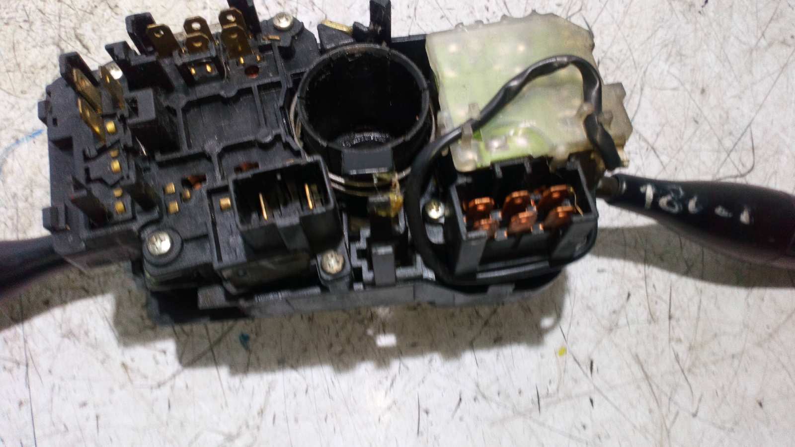 MANDO MULTIFUNCION KIA SPORTAGE - vista 5