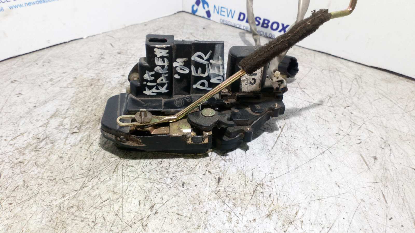 CERRADURA PUERTA DELANTERA DERECHA KIA CARENS