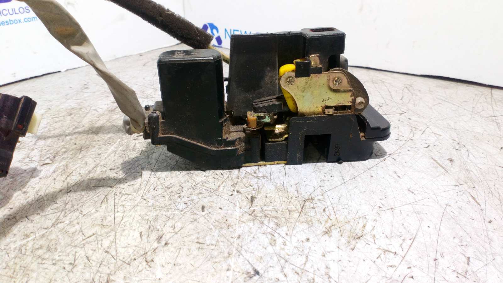 CERRADURA PUERTA DELANTERA DERECHA KIA CARENS - vista 2