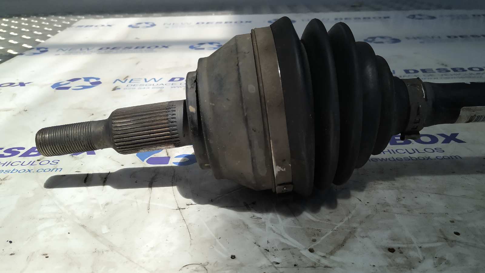 TRANSMISION DELANTERA IZQUIERDA VOLKSWAGEN TOUAREG (7LA) - vista 4