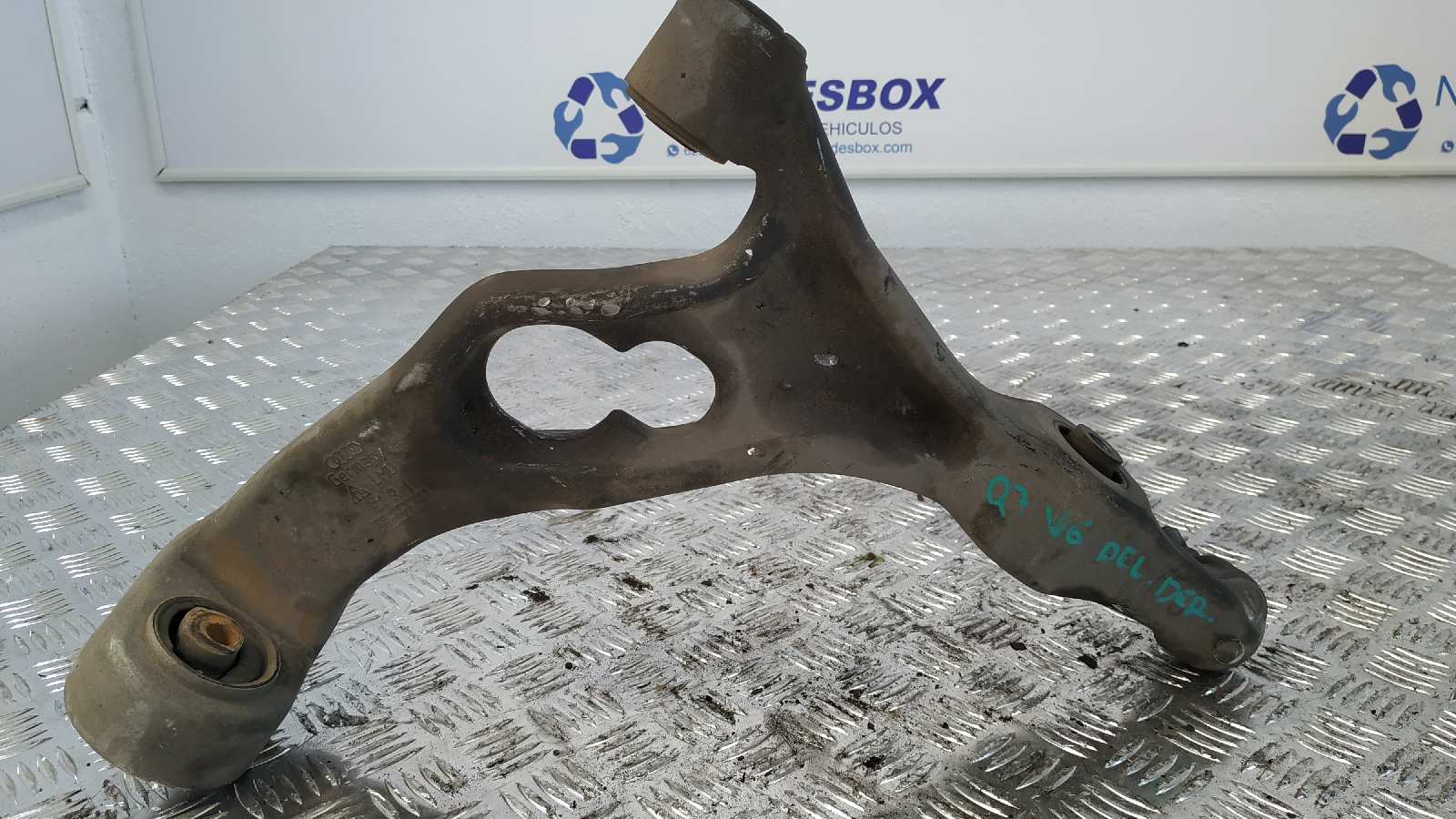 BRAZO DERECHO INFERIOR DELANTERO AUDI Q7 (4L)