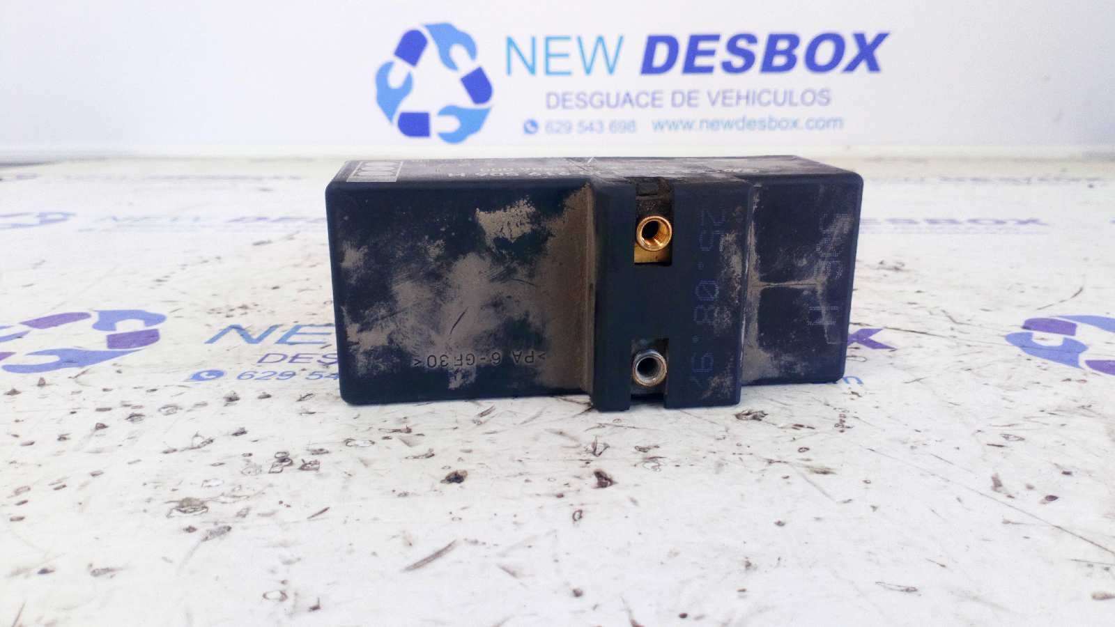 CAJA PRECALENTAMIENTO VOLKSWAGEN GOLF IV BERLINA (1J1) - vista 2