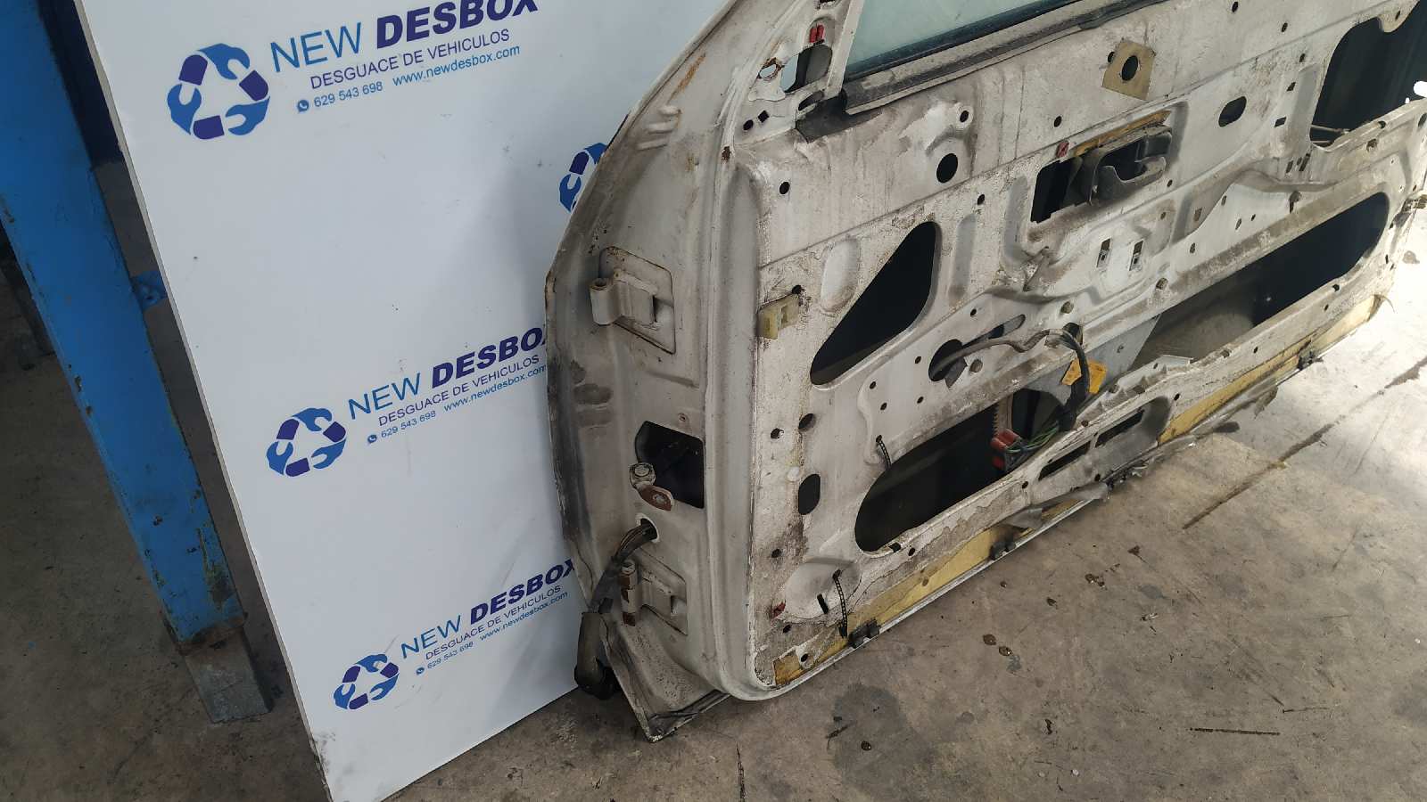 PUERTA DELANTERA DERECHA FORD ESCORT CABRIO - vista 5