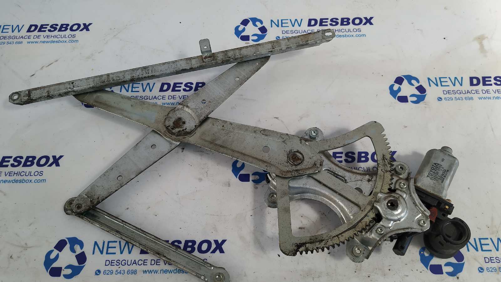 ELEVALUNAS DELANTERO DERECHO TOYOTA RAV 4 (A2)