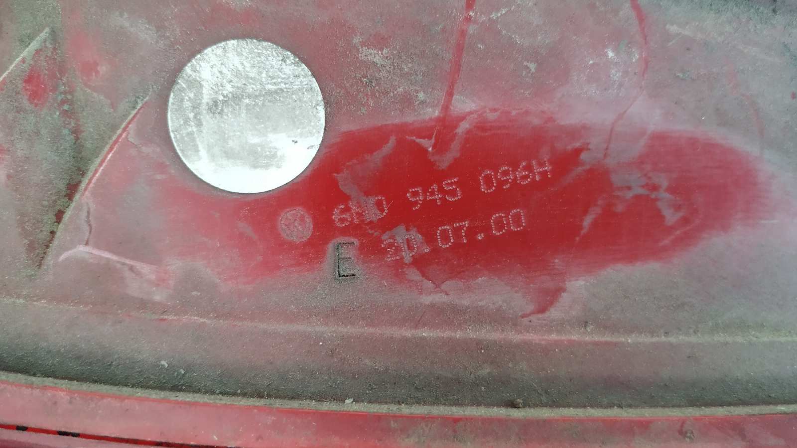 PILOTO TRASERO DERECHO VOLKSWAGEN POLO BERLINA (6N2) - vista 2