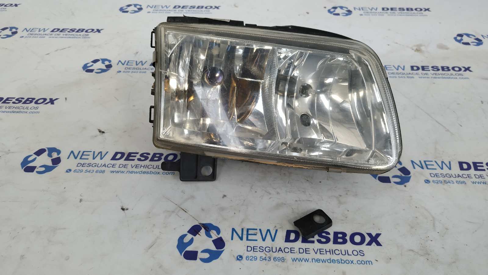 FARO DERECHO VOLKSWAGEN POLO BERLINA (6N2)