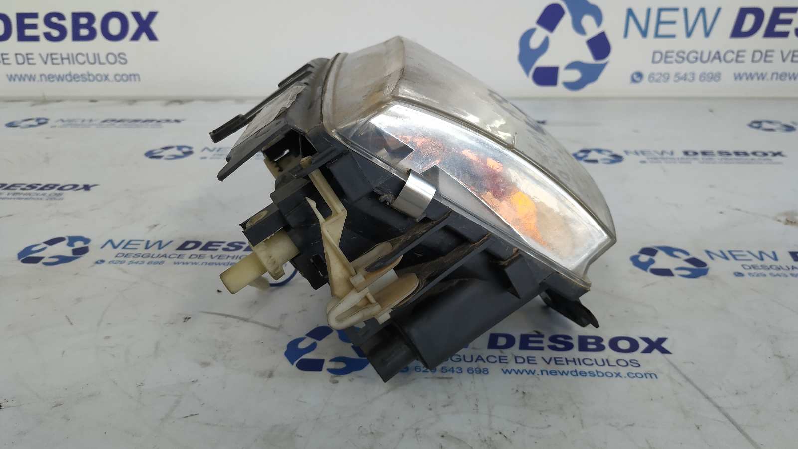 FARO DERECHO VOLKSWAGEN POLO BERLINA (6N2) - vista 6
