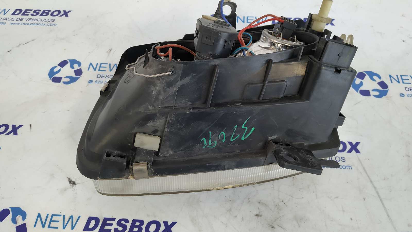 FARO DERECHO VOLKSWAGEN POLO BERLINA (6N2) - vista 3