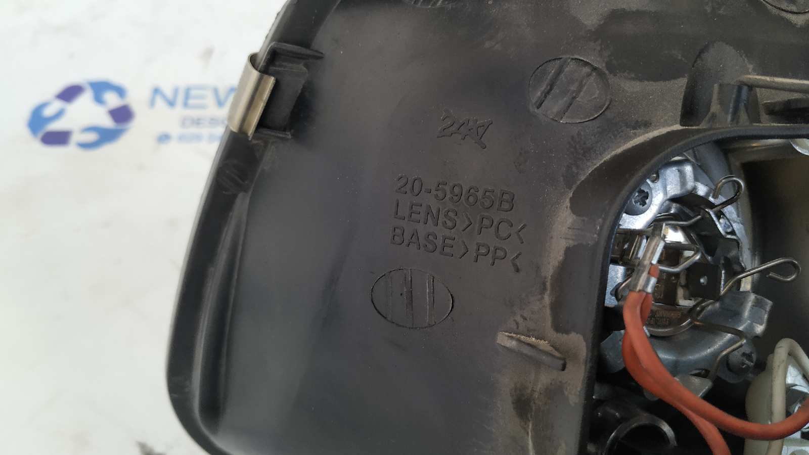 FARO DERECHO VOLKSWAGEN POLO BERLINA (6N2) - vista 4