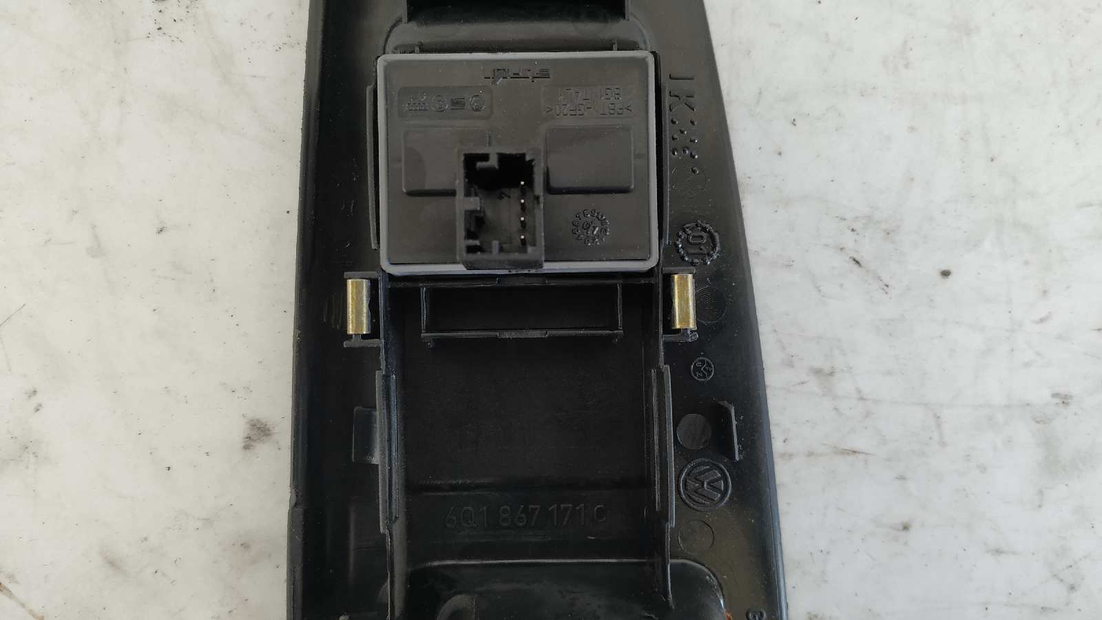 MANDO ELEVALUNAS DELANTERO IZQUIERDO VOLKSWAGEN POLO (9N1) - vista 3