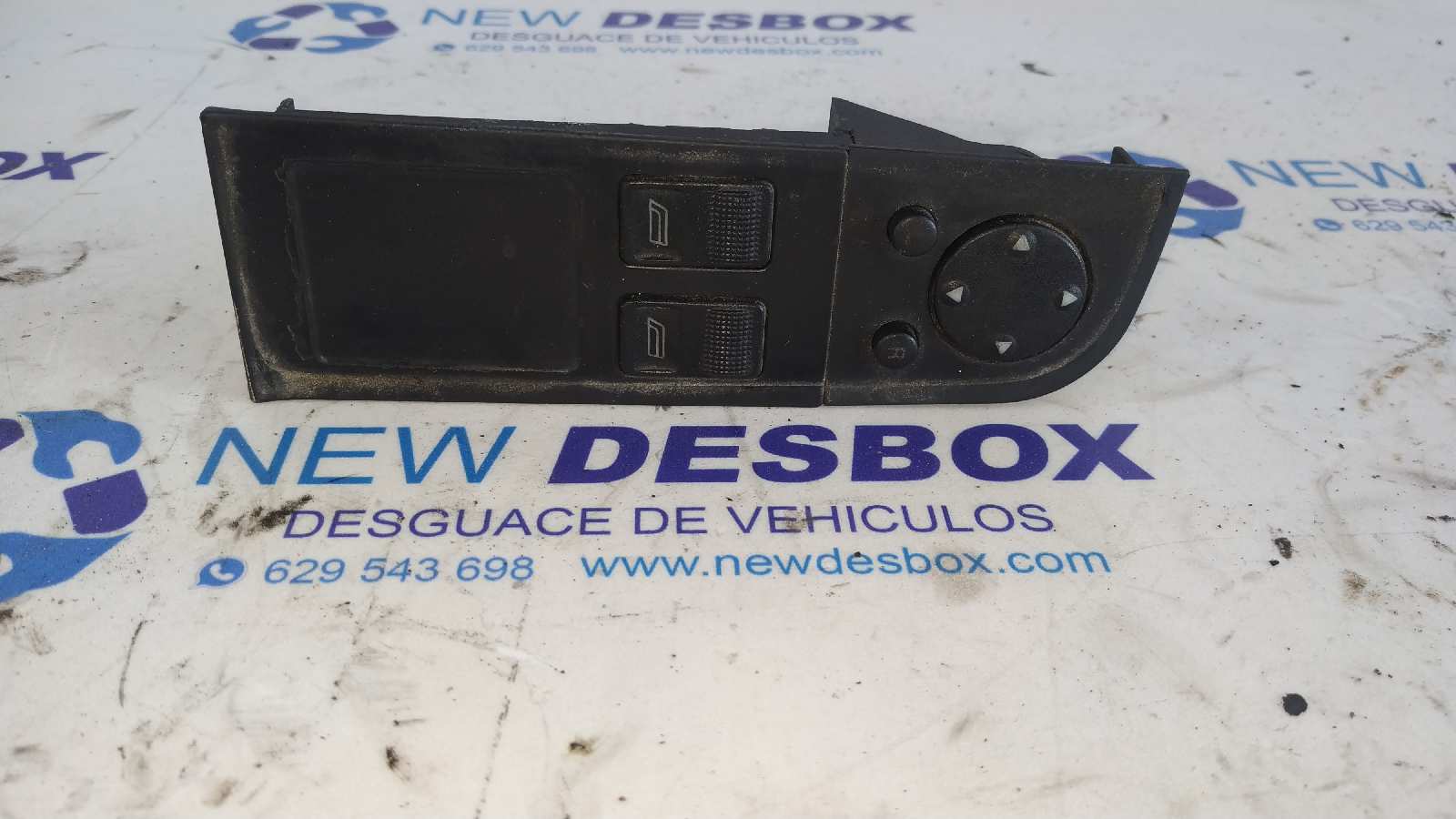 MANDO ELEVALUNAS DELANTERO IZQUIERDO AUDI 80/90 (893)