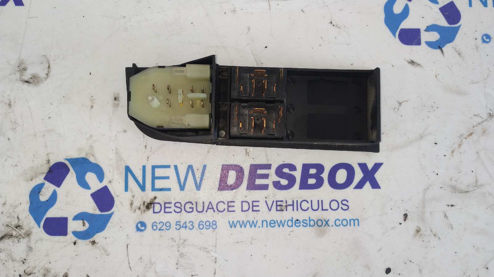 MANDO ELEVALUNAS DELANTERO IZQUIERDO AUDI 80/90 (893) - vista 3